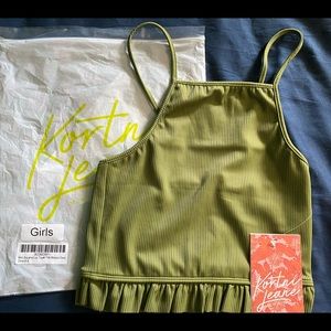 Kortni Jeane squared up top